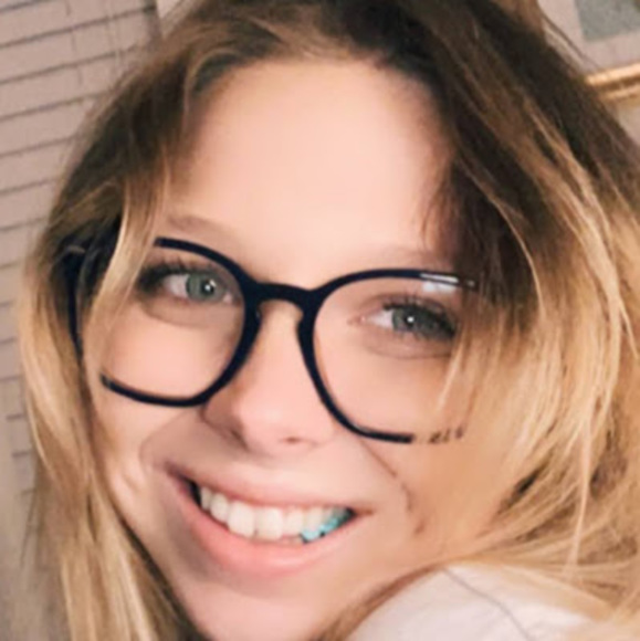 Meet your Posher, Audrie - Picture 1 of 1